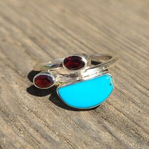 Turquoise - Nevada Aztec Mountain & Garnet 925 Ring